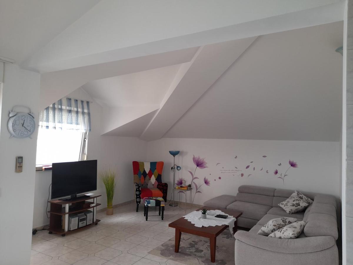 Apartments Nevjestic พรีมอชเตน ภายนอก รูปภาพ