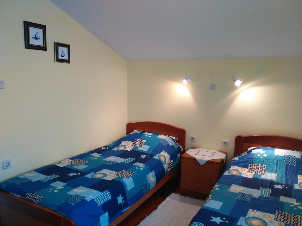 Apartments Nevjestic พรีมอชเตน ภายนอก รูปภาพ