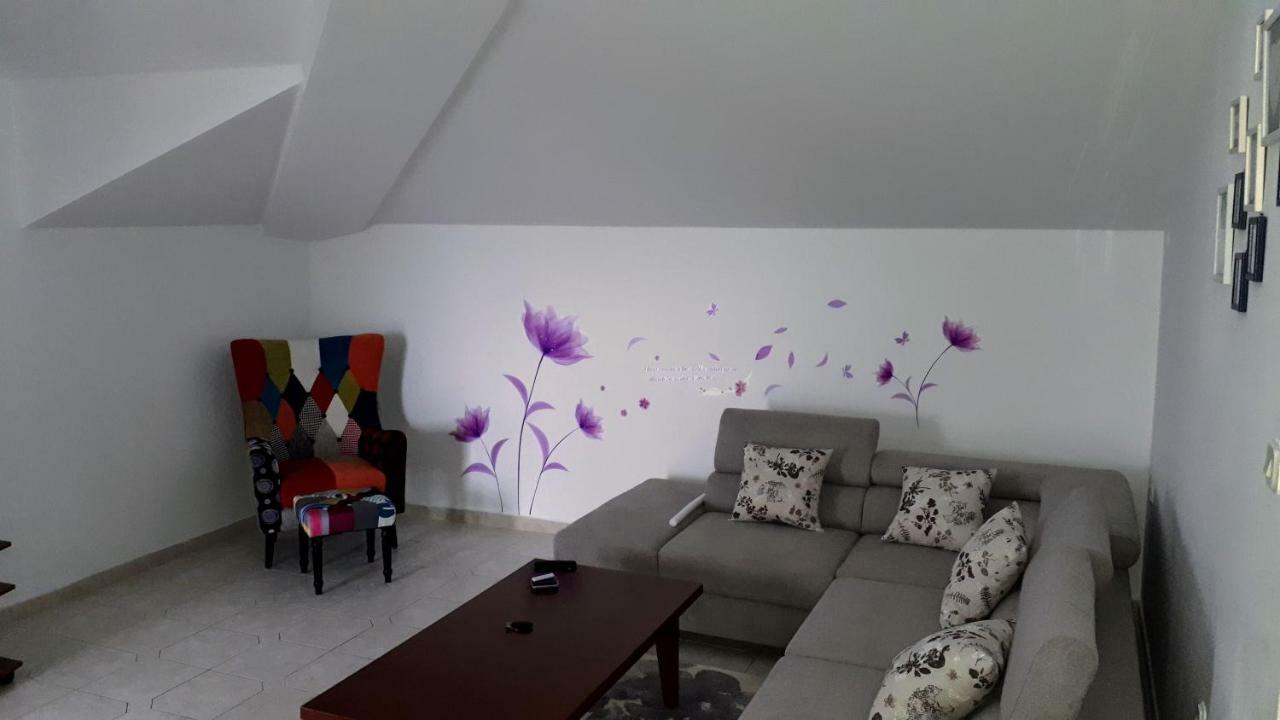 Apartments Nevjestic พรีมอชเตน ภายนอก รูปภาพ